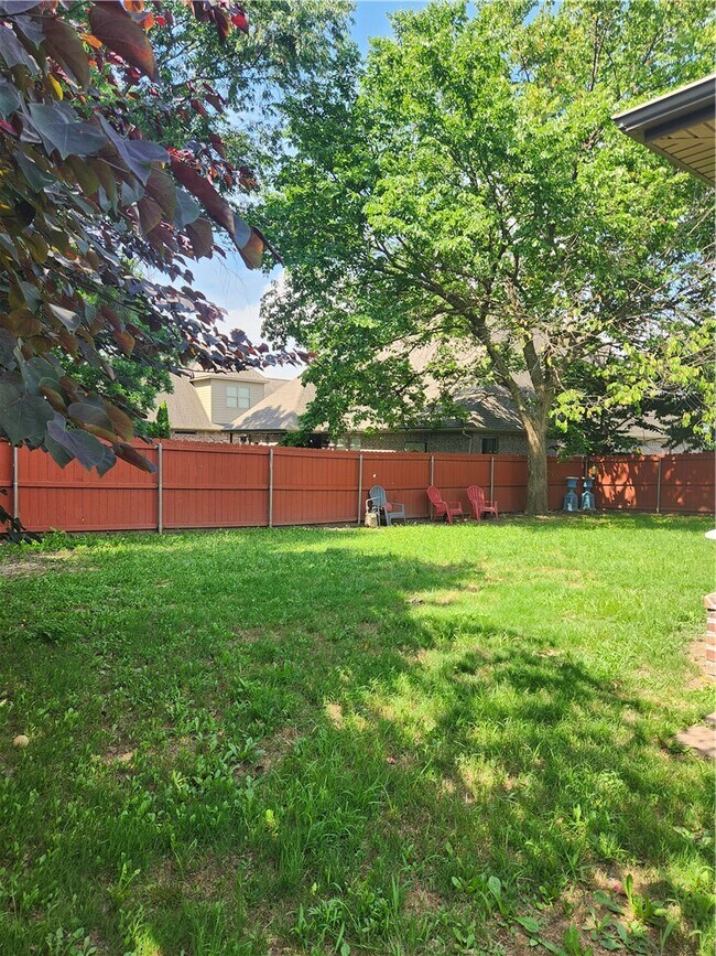 Building Photo - 1705 SW Hayfield Ave