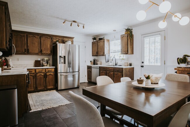 Building Photo - 10804 Trojan Hill Dr