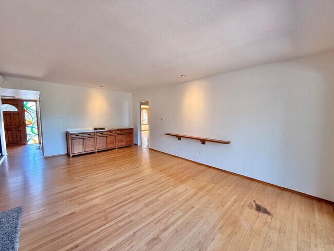 Building Photo - 5616 Marne Ave