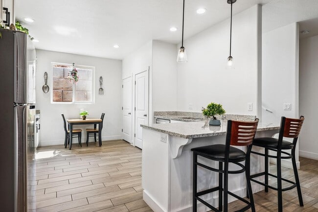 Building Photo - 438 N Stone Mountain Dr