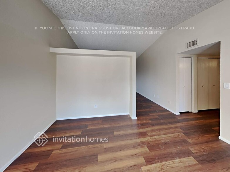 Building Photo - 11102 N 79th Ave