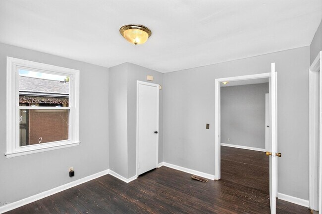 Building Photo - 2423 Underwood St