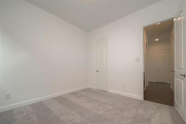 Building Photo - 2040 Terra Rose Dr