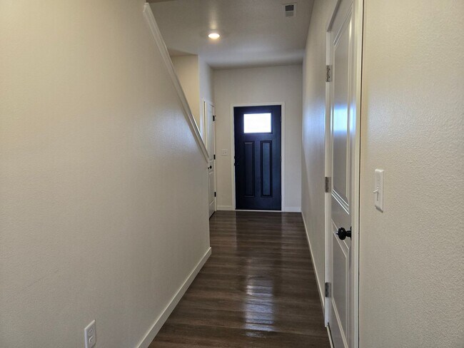 Building Photo - RaeMat LLC