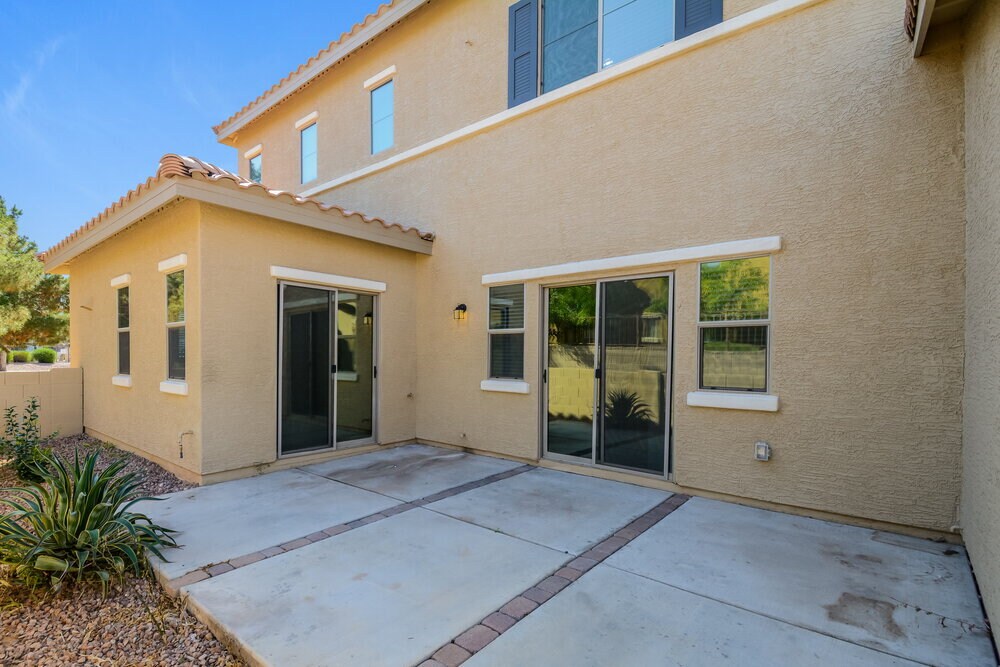 Building Photo - 14208 W Country Gables Dr