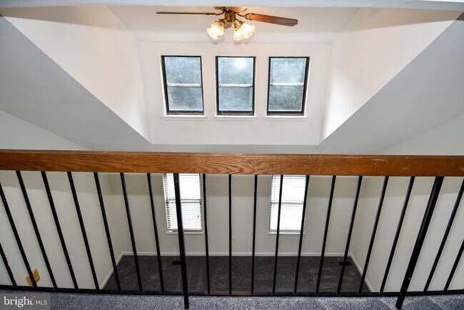 Building Photo - 5175 King Charles Way