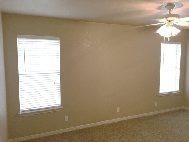 Building Photo - Charming 2 Bed / 2 Bath Duplex in Killeen ...
