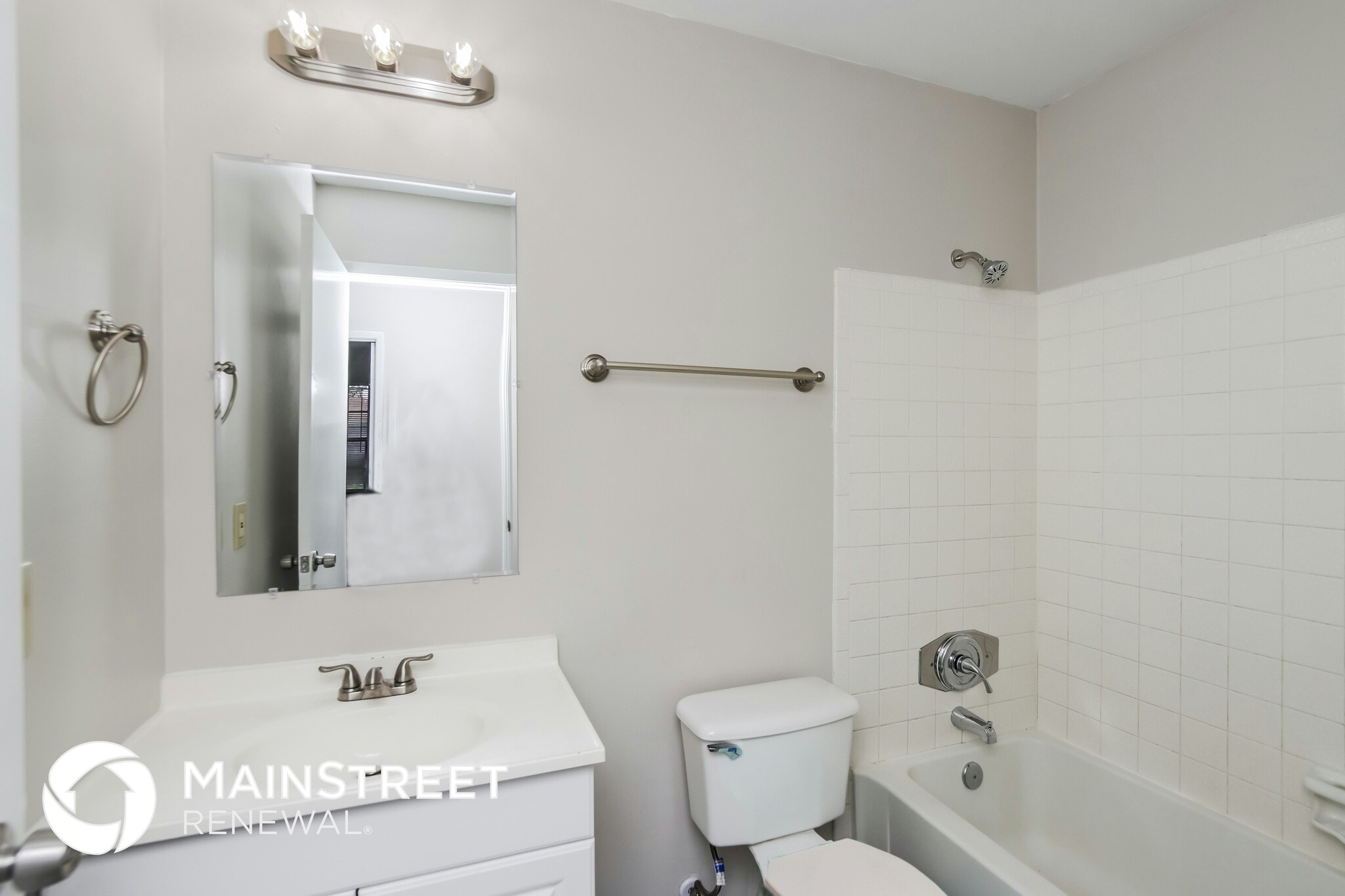 Building Photo - 1460 Cass Ave NW