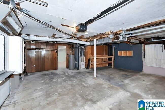 Building Photo - 1327 3rd Ave SW