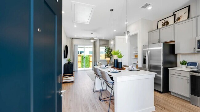 Building Photo - 1001 W Melissa Rd