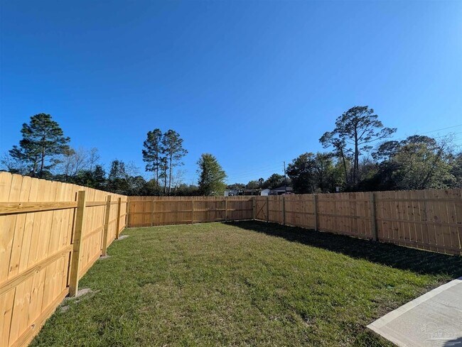 Building Photo - 9907 Starling Dr