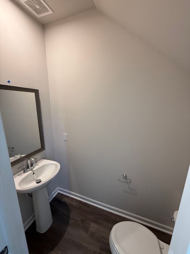 Building Photo - 749 Count Fleet Ct