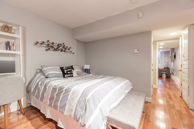 Building Photo - 529 Columbus Ave