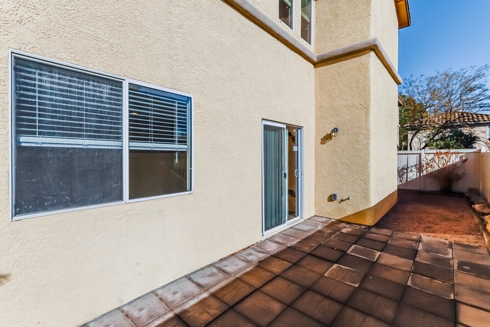 Building Photo - 970 Medina De Leon Ave