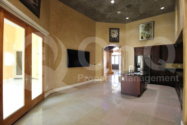Building Photo - 15118 E Camelview Dr