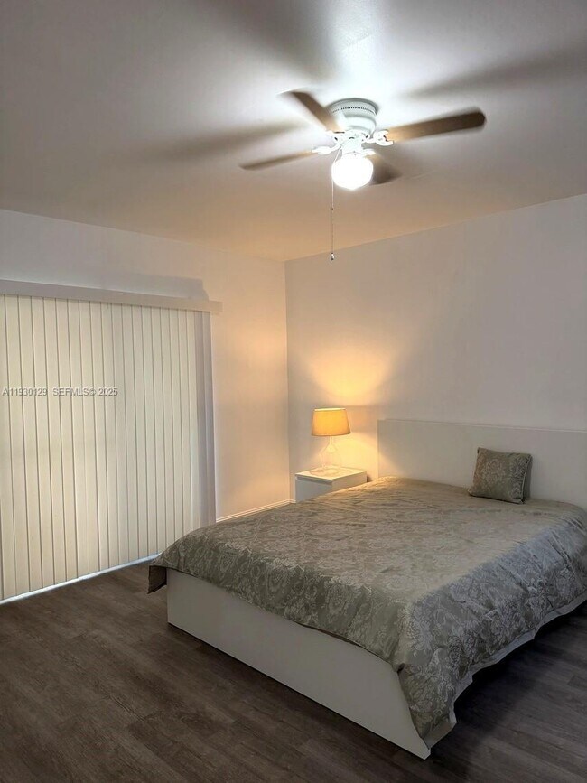 Building Photo - 1304 NW 3rd St