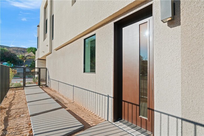 Building Photo - 66 Lakefront Dr