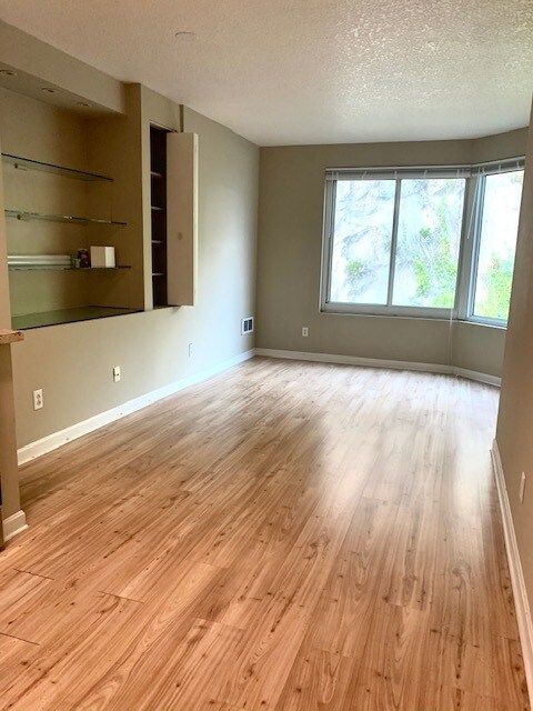 Building Photo - 240 Lombard St