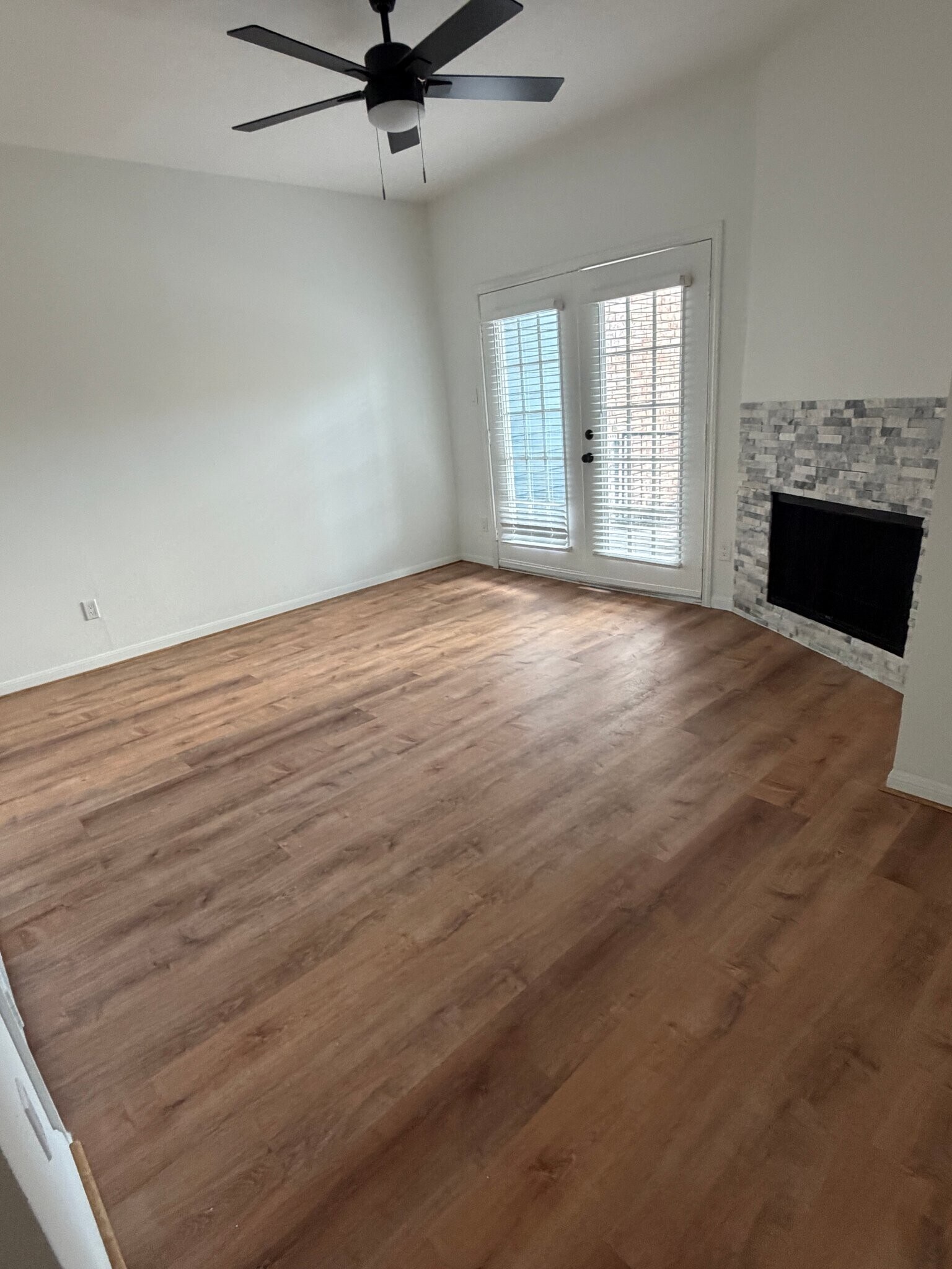 Building Photo - 2323 Fairwind Rd