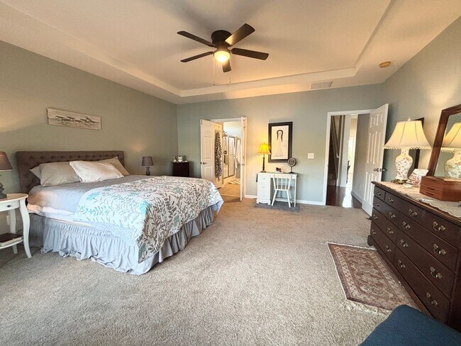 Building Photo - BEAUTIFUL HOME AVAILABLE APRIL 1ST