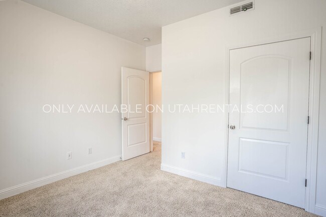 Building Photo - 181 N 1200 W
