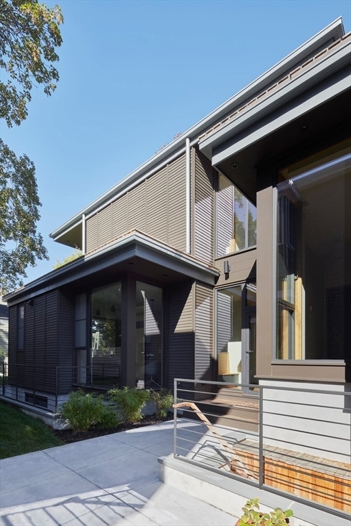 Building Photo - 76 Holworthy St