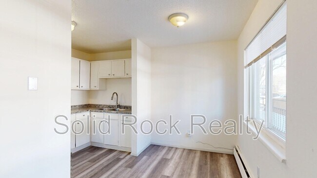 Building Photo - 1411 S Corona Ave