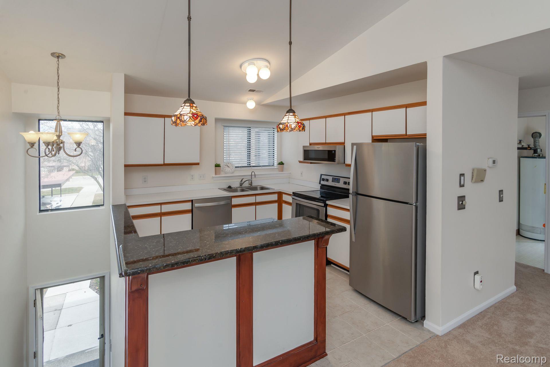 Building Photo - 42741 Lilley Pointe Dr