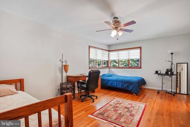 Building Photo - 5135 Summit Dr