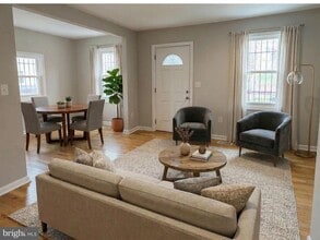 Building Photo - 5126 Call Pl SE