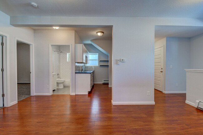 Building Photo - 4BR/2BA Beautiful Historic Home in the Highlands! AVAIL 5/15