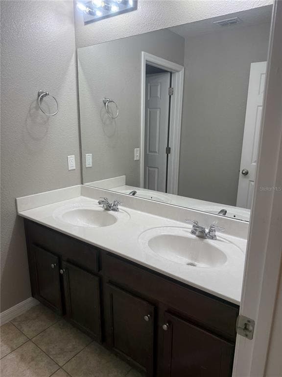 Building Photo - 12030 Silverlake Park Dr