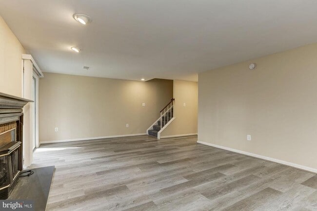 Building Photo - 10107 Galsworthy Pl