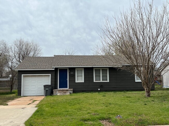 Primary Photo - 824 NW 34th- AVAILABLE NOW!