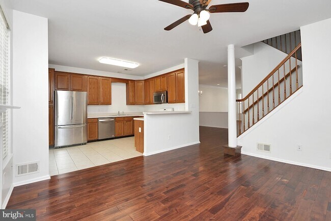 Building Photo - 26 Normandy Dr