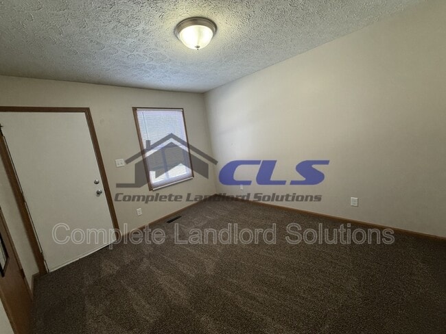 Building Photo - 1724 E Morgan Dr