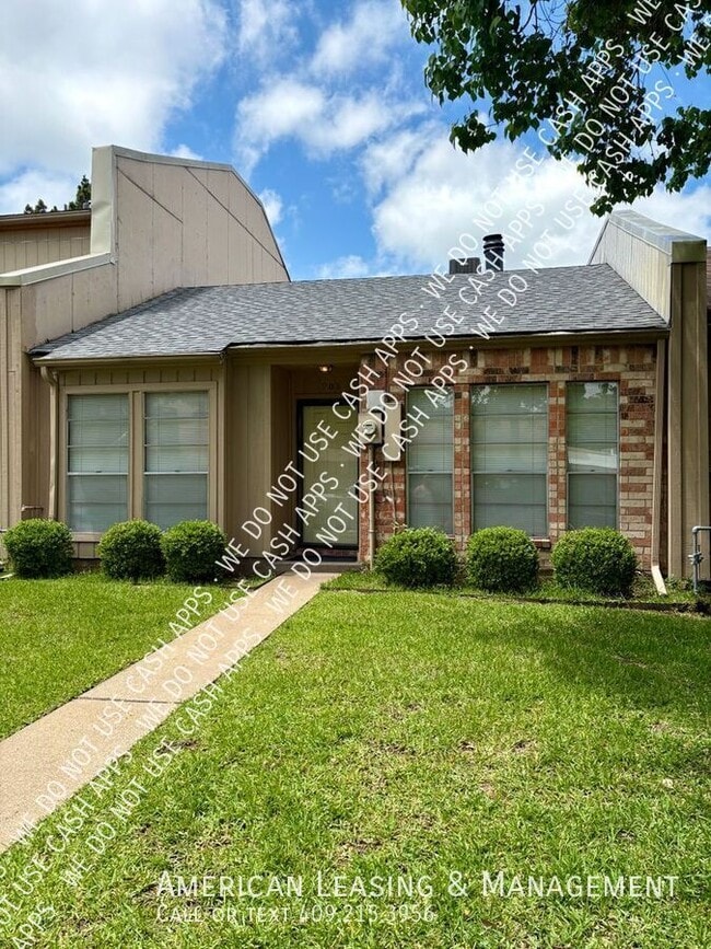 Building Photo - 908 Townwood-