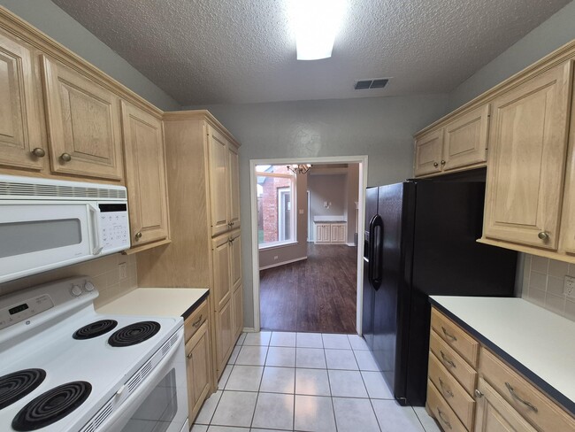 Building Photo - 5117 79th Dr