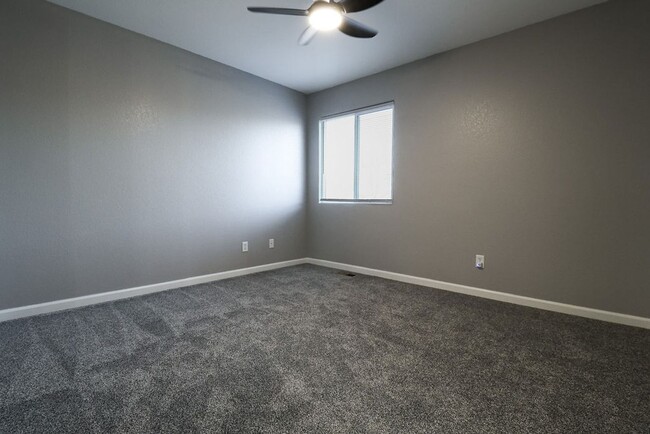 Building Photo - Beautifully Renovated Town home in Eaton.