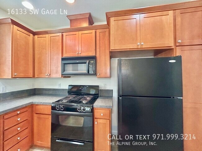 Building Photo - 16133 SW Gage Ln