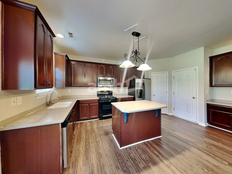 Building Photo - 5716 Parkstone Drive