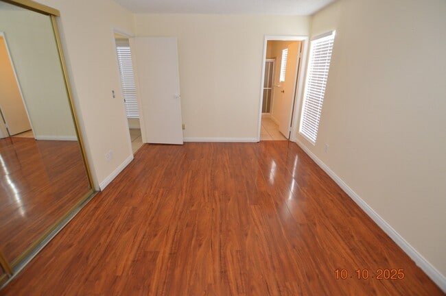 Building Photo - 90 Parrish Ln