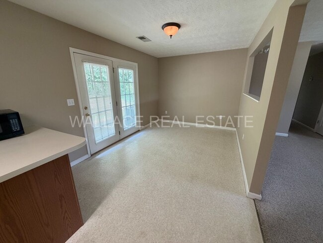 Building Photo - HALLS HAS IT -- ALL ONE LEVEL 3 BEDROOM HOME!!