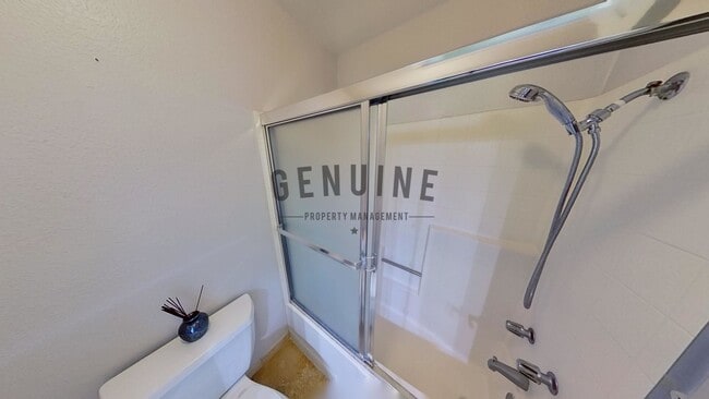 Building Photo - Beautiful 2 Bd 2 Ba Condo at Silvertide Bear Brand