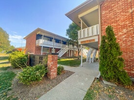 Building Photo - 4712 Gladstone St