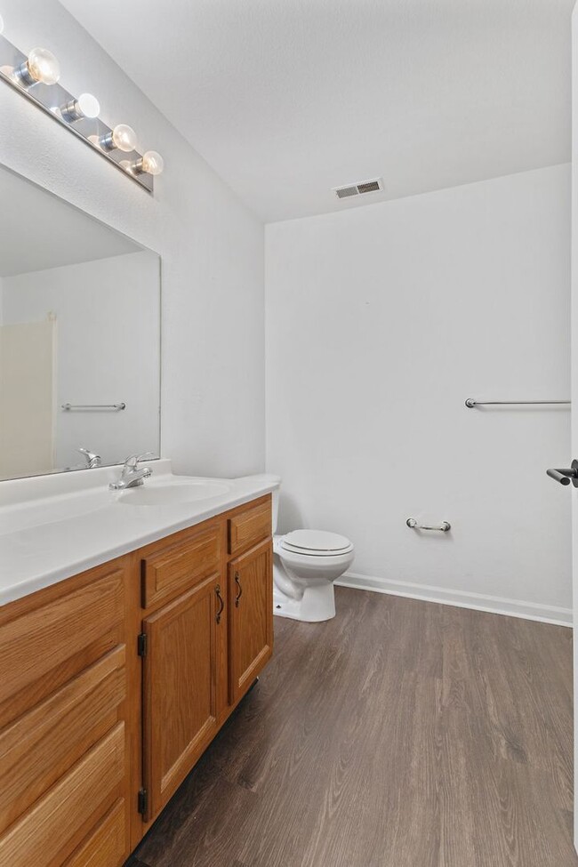 Building Photo - Minutes to Amtrak********** Rent $1725/mon...