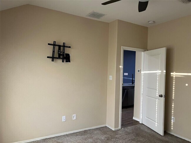 Building Photo - 104 Granville Ct