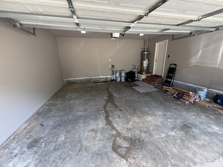 Building Photo - 1504 McCurdy