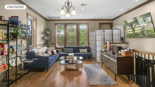 Building Photo - 6039 Huxley Ave