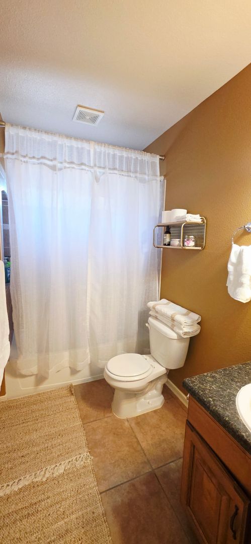 Building Photo - Stunning 4 bedroom, 3 bath home in West El Paso! NO APPLICATION OR ADMIN FEE!